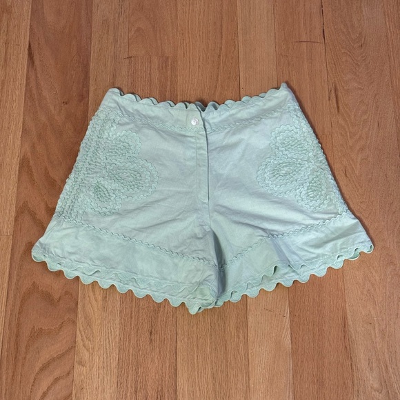 Juliet Dunn Poplin High Waisted Shorts with Ric Rac Embroidery - Picture 2 of 5